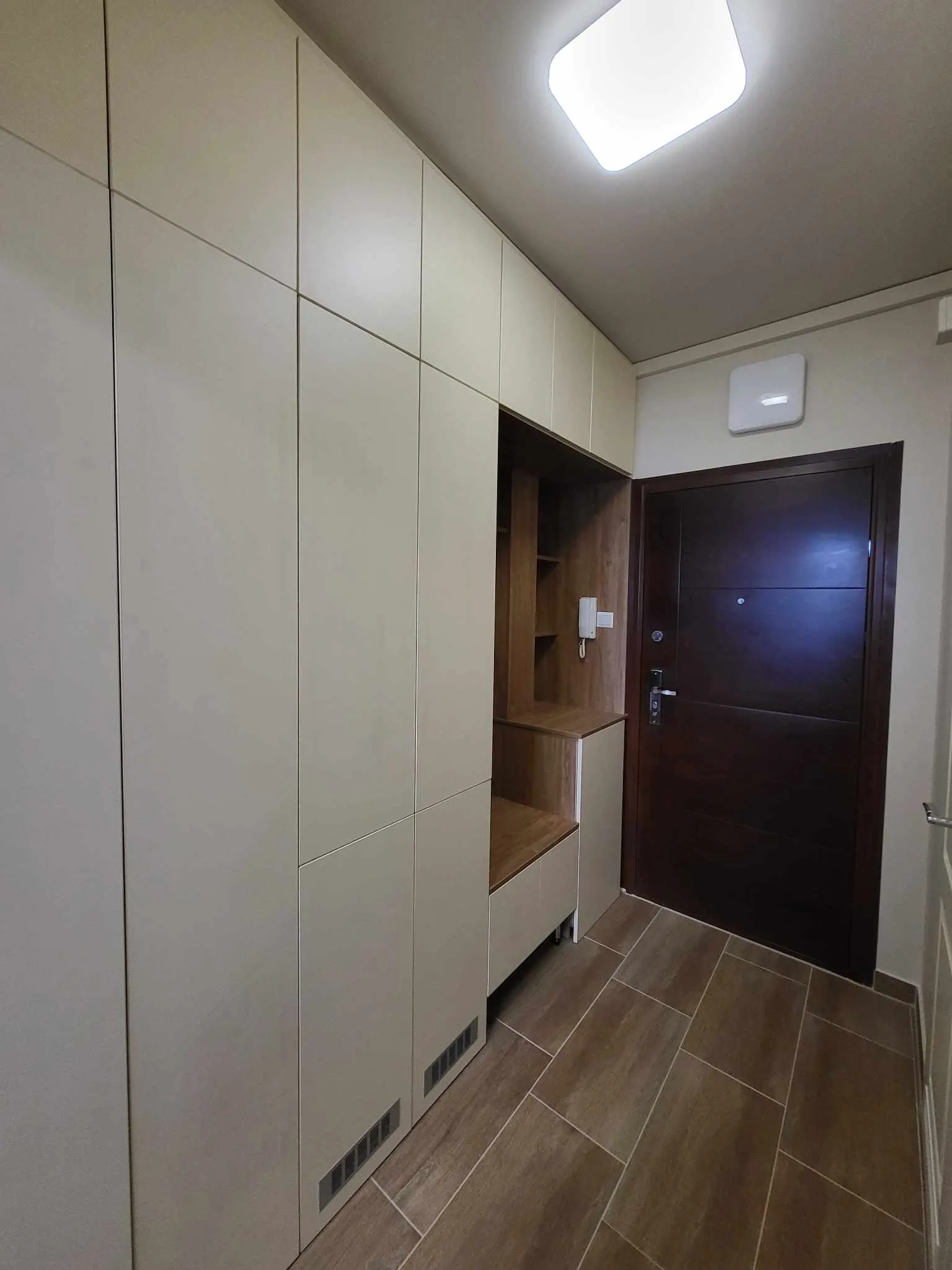 Modern előszoba bútorok - 2. kép